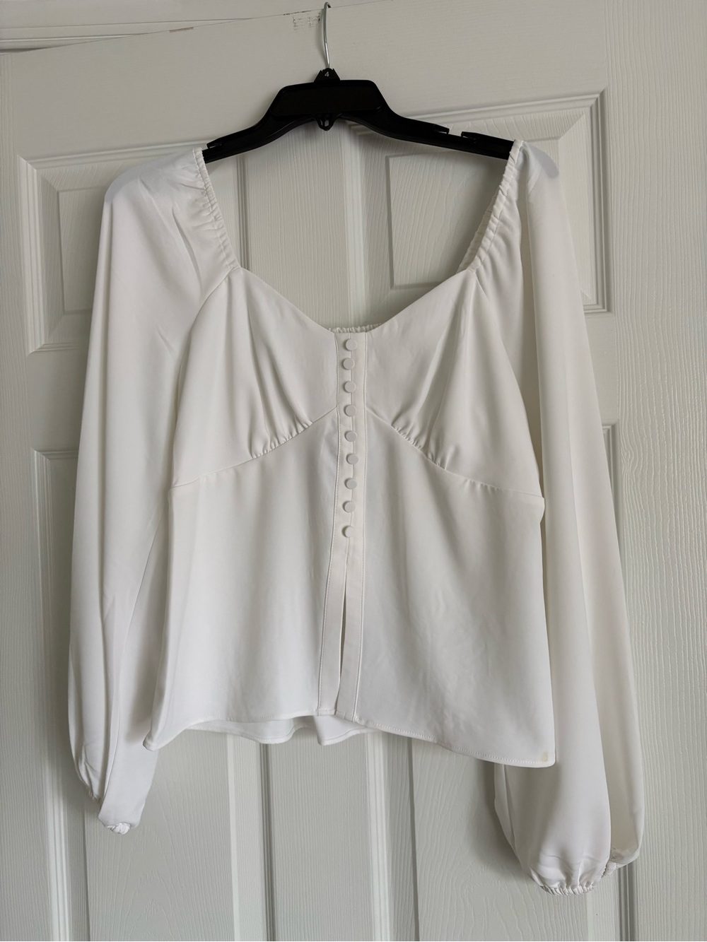 Express White Button-Front Long Sleeve Sweetheart Blouse